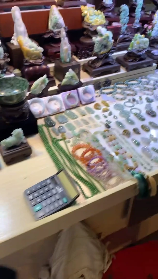 未镶嵌挂件翡翠猫*翡翠摆件