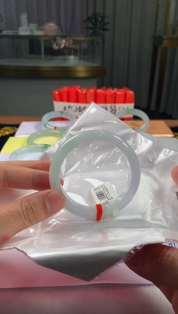 未镶嵌定制翡翠5073毛货不退不换   56-57圈