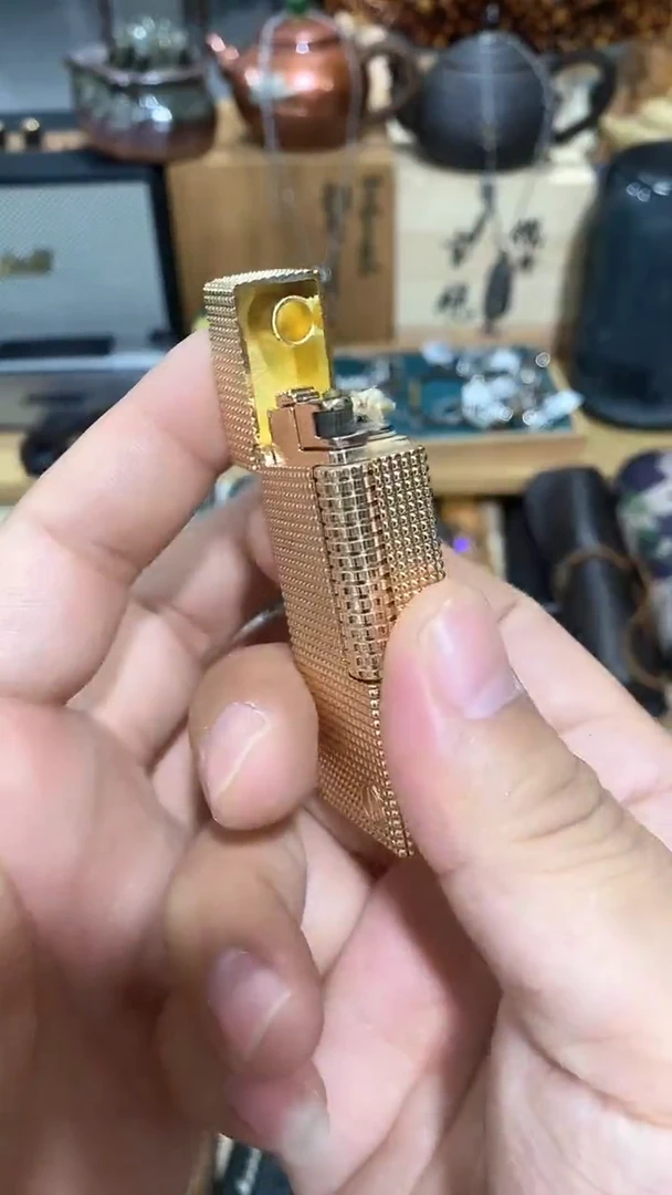 瓷片闪购商品  如图所示