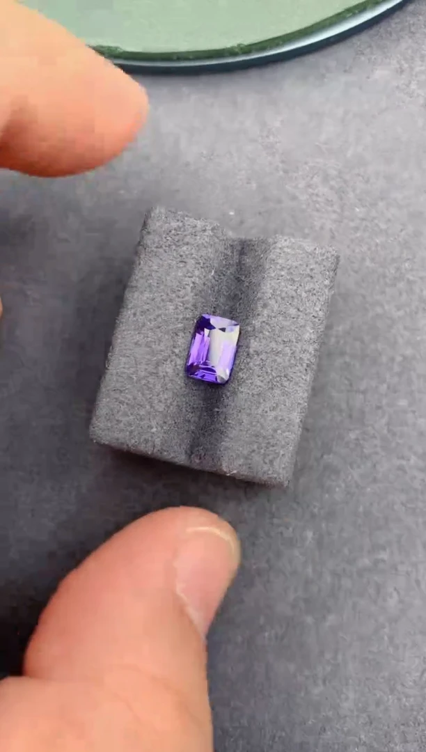 裸石彩色蓝宝石1.59ct 无烧紫蓝宝