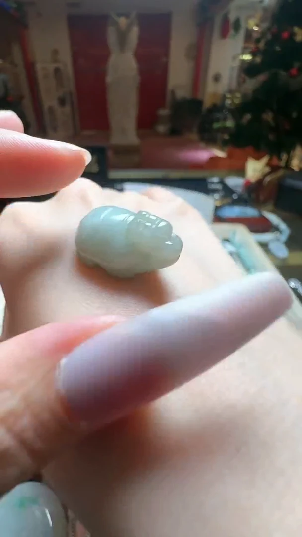 【闪购商品】翡翠吊坠(不含链)未镶嵌翡翠