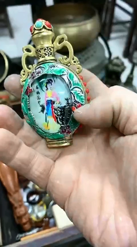 【闪购商品】一物一拍编号美女鼻壶