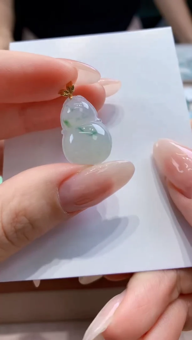 翡翠18K金镶嵌颈饰天然A货翡翠挂件