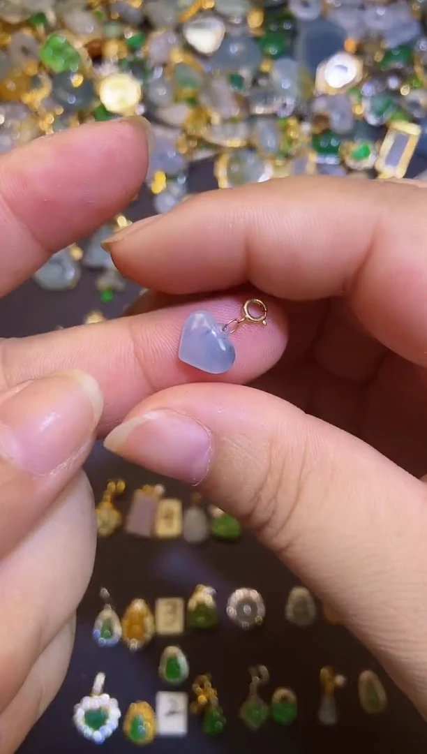 翡翠18K金镶嵌吊坠(不含链)1