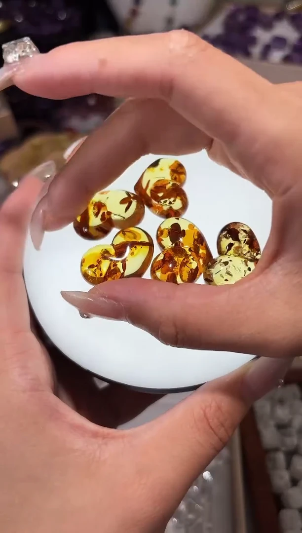 水晶手串未镶嵌X98花珀爱心拍2