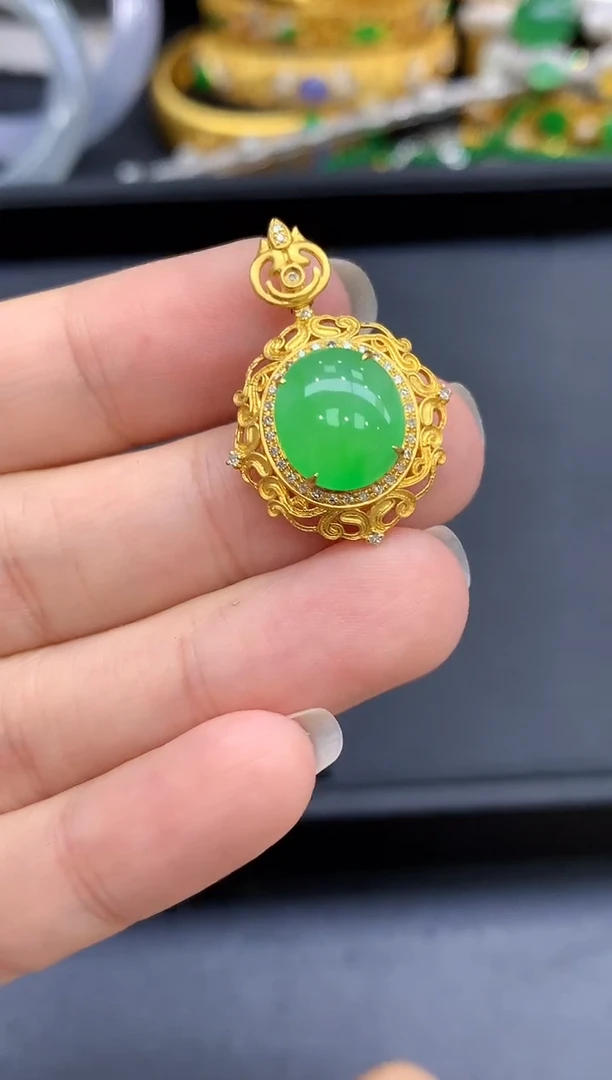 颈饰18K金镶嵌翡翠570-中国好珍宝