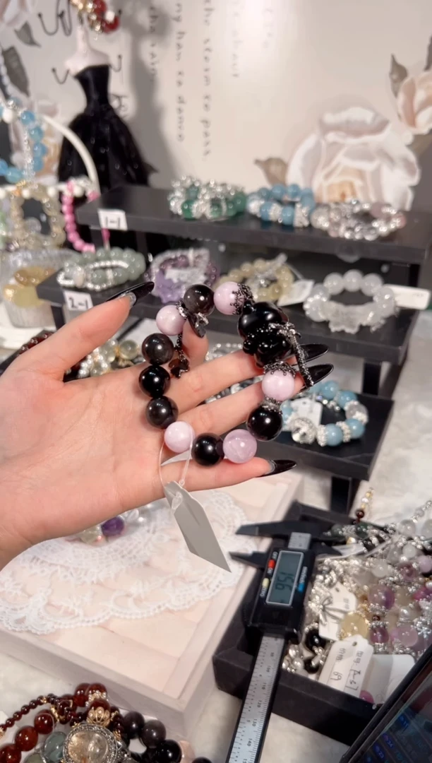 水晶手链未镶嵌天然水晶默认微瑕，多样性发货发其一