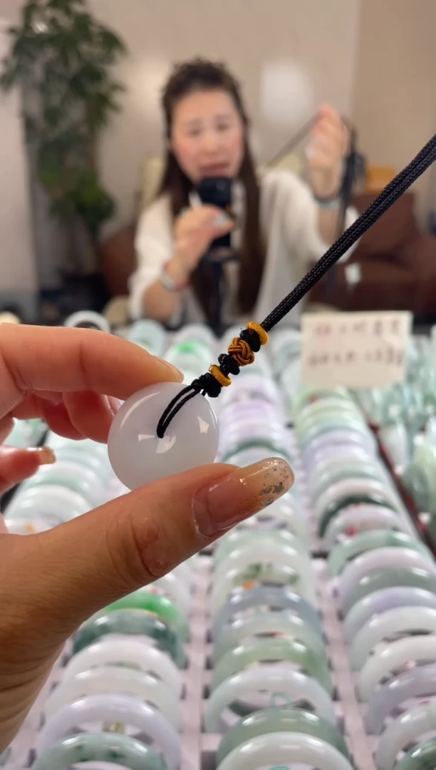 【闪购商品】翡翠吊坠(不含链)未镶嵌平安扣 多样性发一