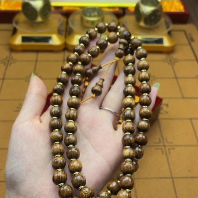 64颗黄花梨脖挂+隔片【698】