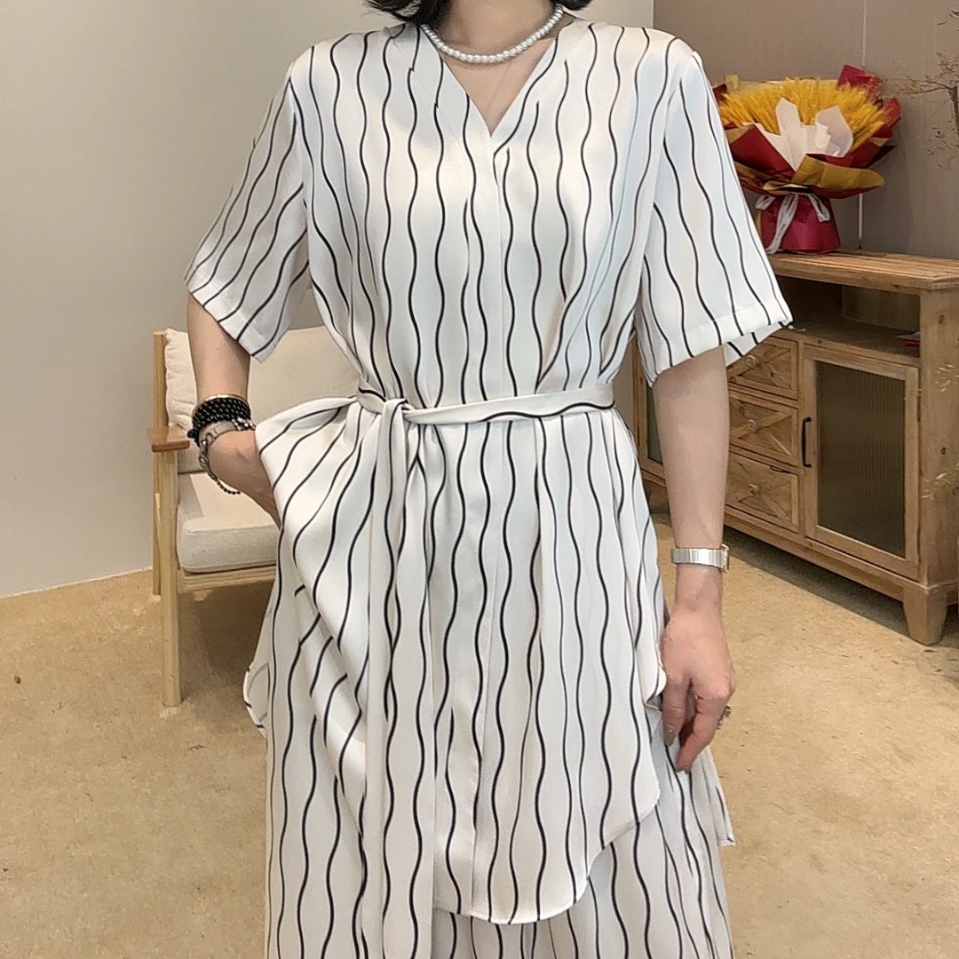 高奢严选丨冰壶玉衡丨时尚V领竖纹减龄短袖大码女装套装-7265#