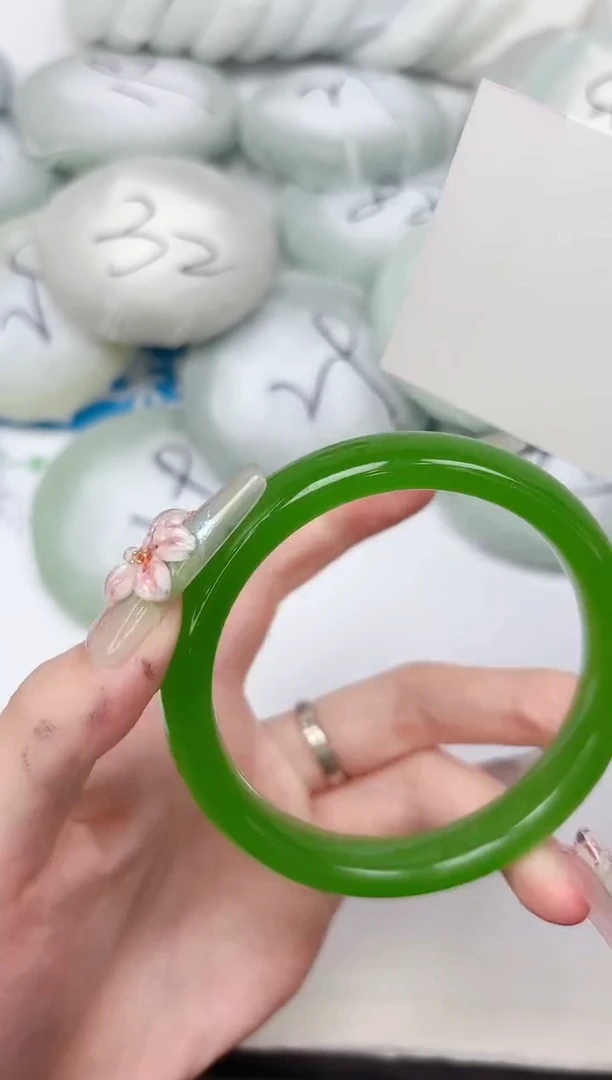 未镶嵌手镯石英质玉197-60.4