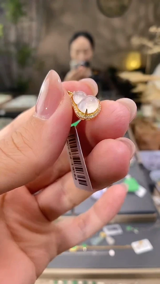 吊坠(不含链)18K金镶嵌翡翠葫芦