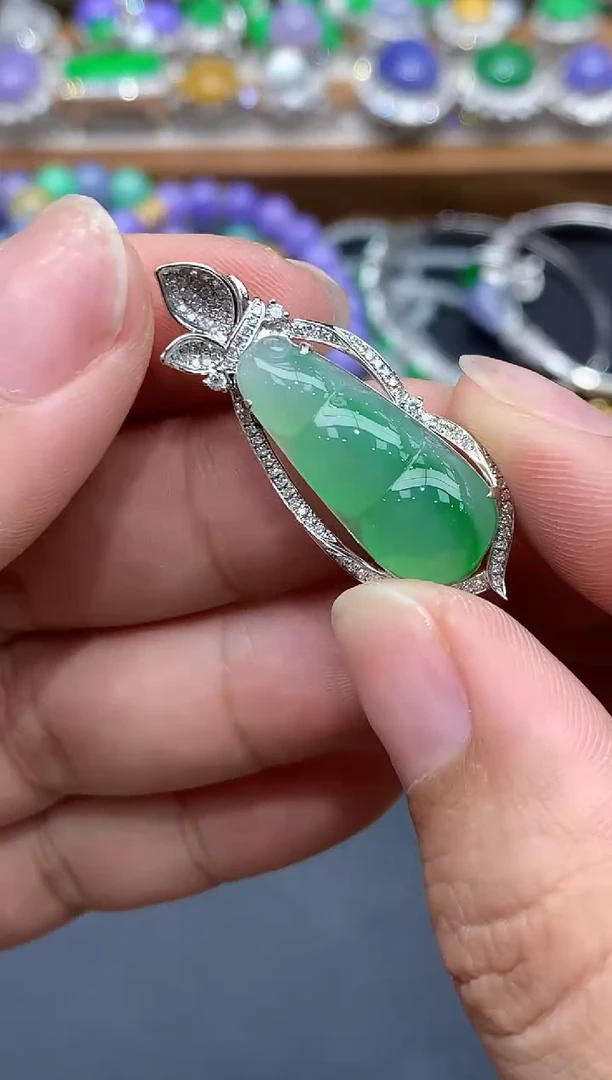 翡翠18K金镶嵌颈饰482-春日珠宝