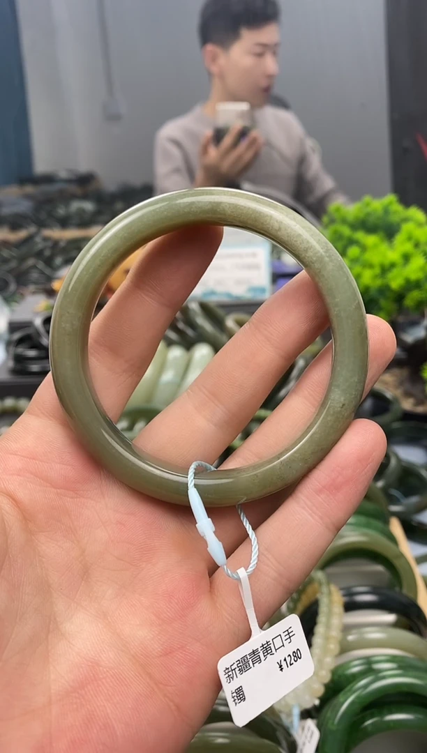 未镶嵌手镯和田玉60