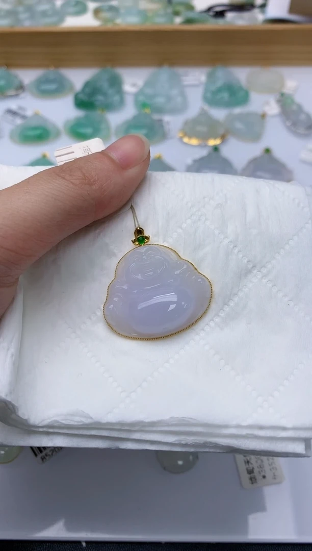 颈饰18K金镶嵌翡翠天然A货