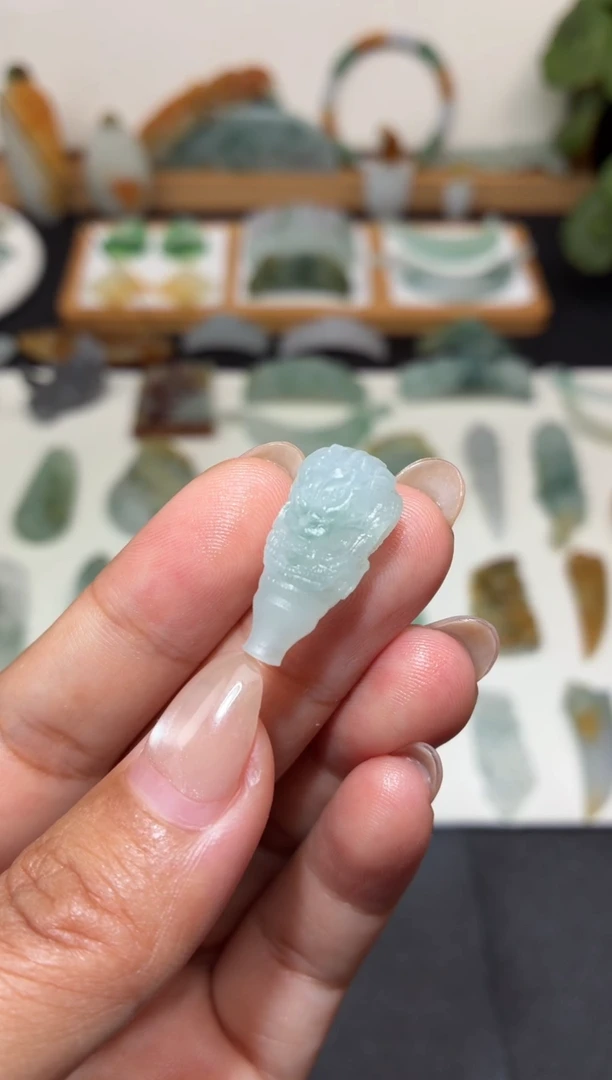 未镶嵌定制翡翠龙三通
