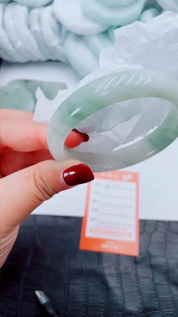 【闪购商品】石英质玉手镯未镶嵌R72-59/60