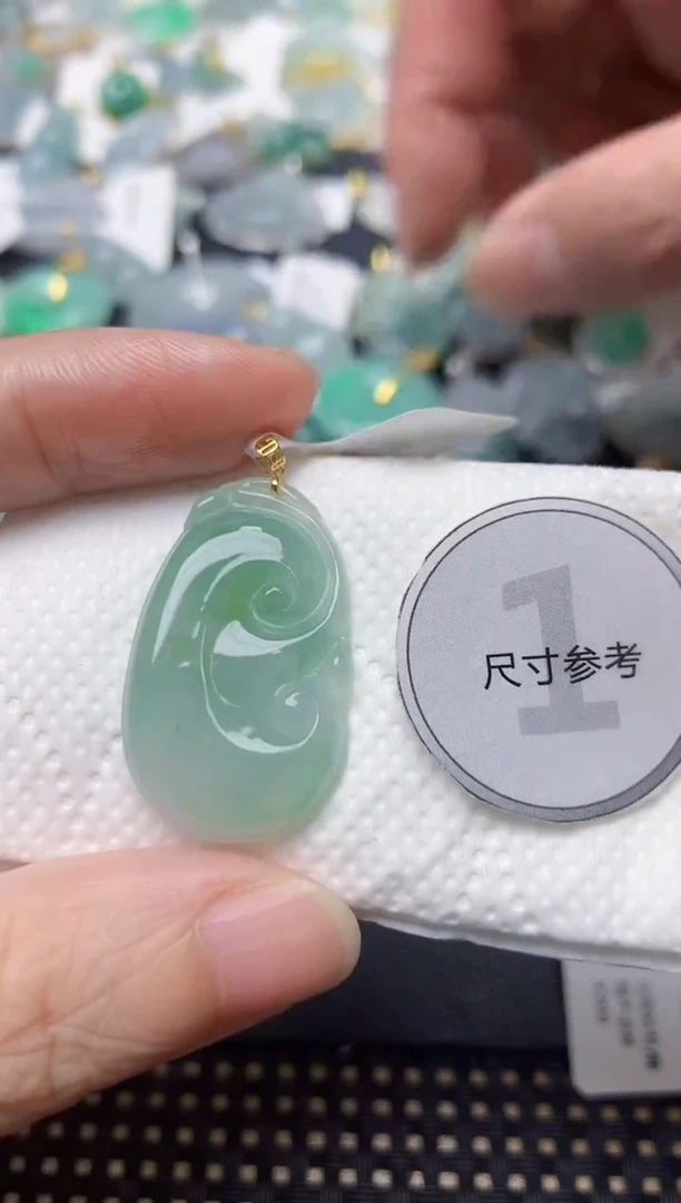 颈饰18K金镶嵌翡翠天然缅甸A货翡翠