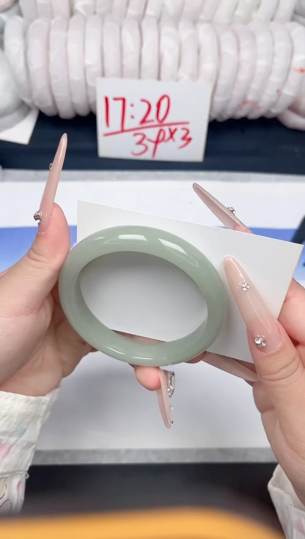 未镶嵌手镯石英质玉133-58.3