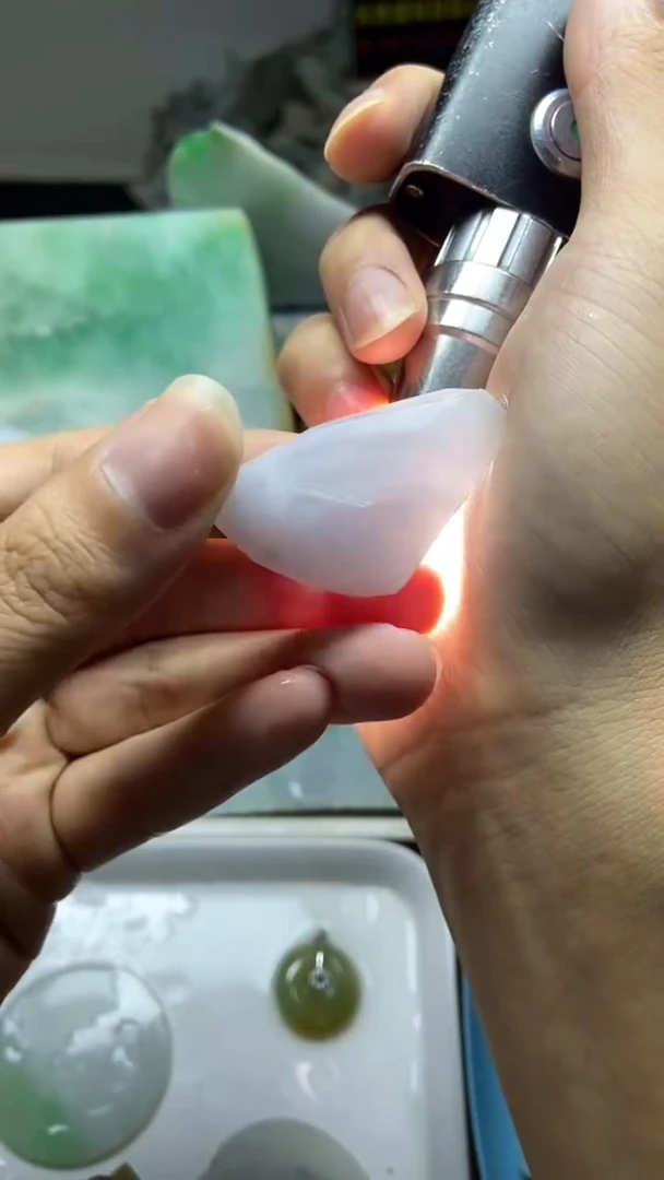 颈饰未镶嵌翡翠天然缅甸翡翠A货48