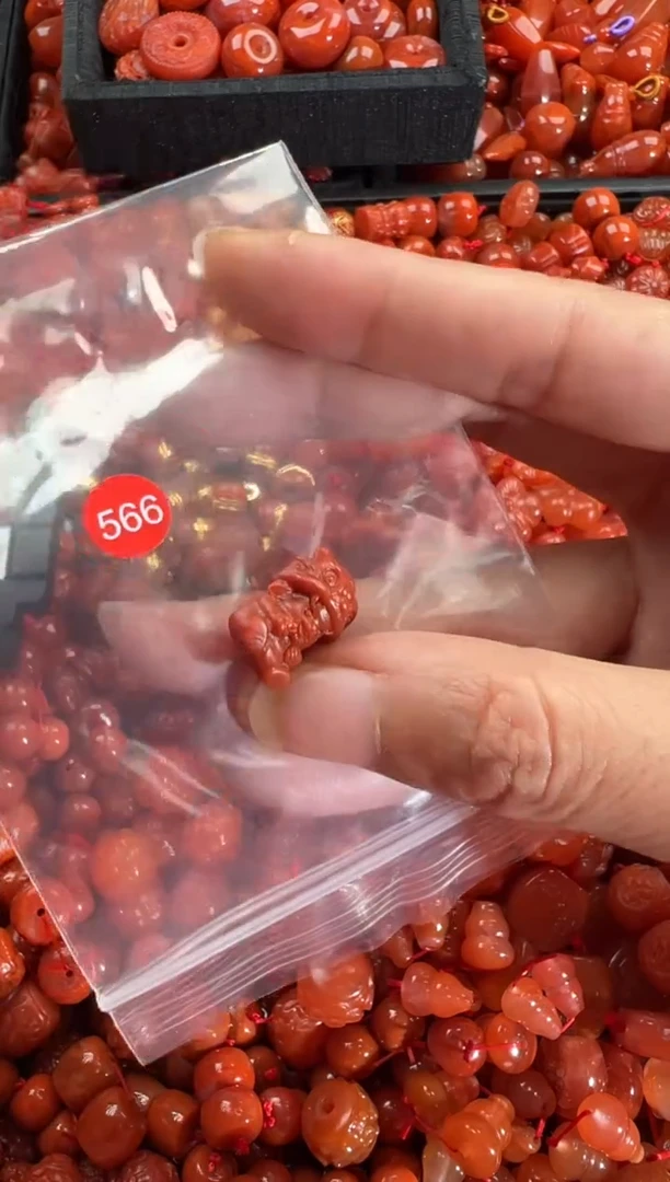 【闪购商品】南红玛瑙颈饰未镶嵌1