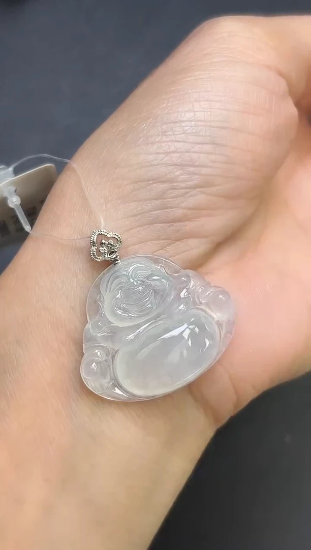 颈饰18K金镶嵌翡翠佛公