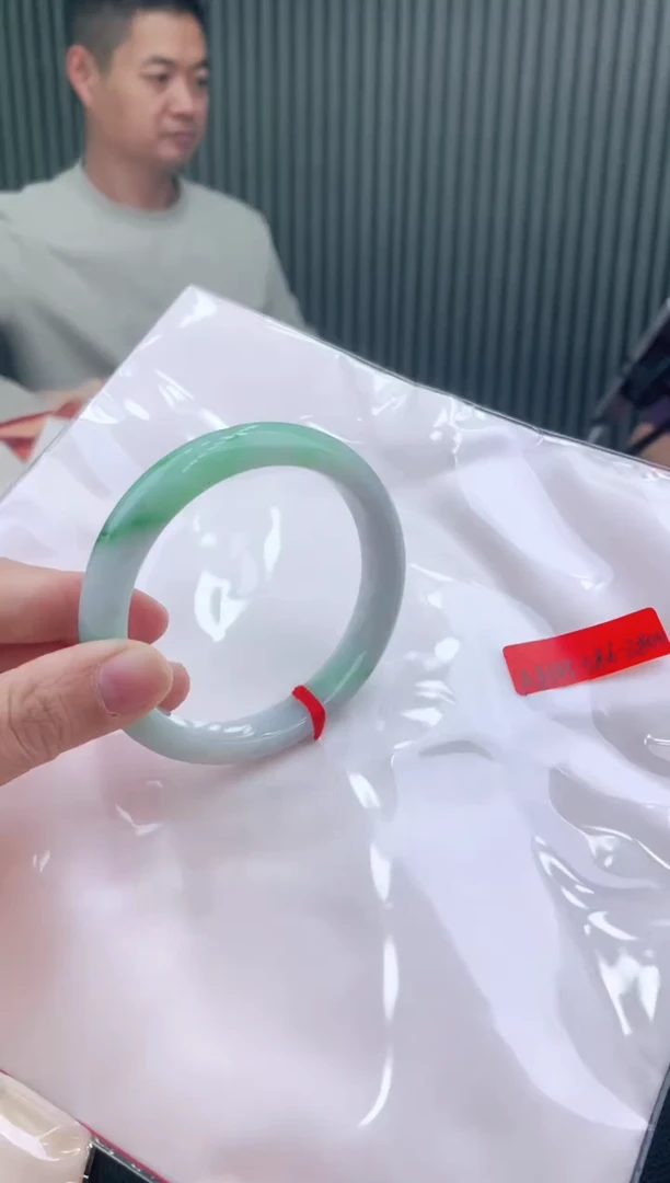 未镶嵌手镯翡翠58