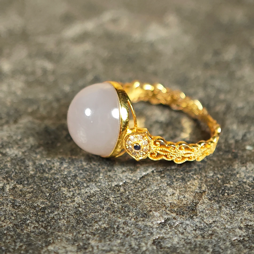 国玉和田玉烟紫戒指