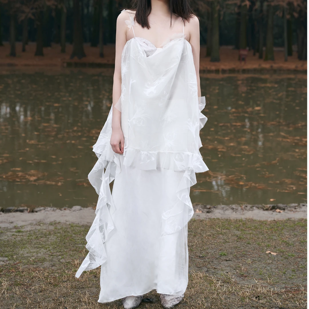 真丝欧根纱植绒激光切割蝴蝶吊带连衣裙