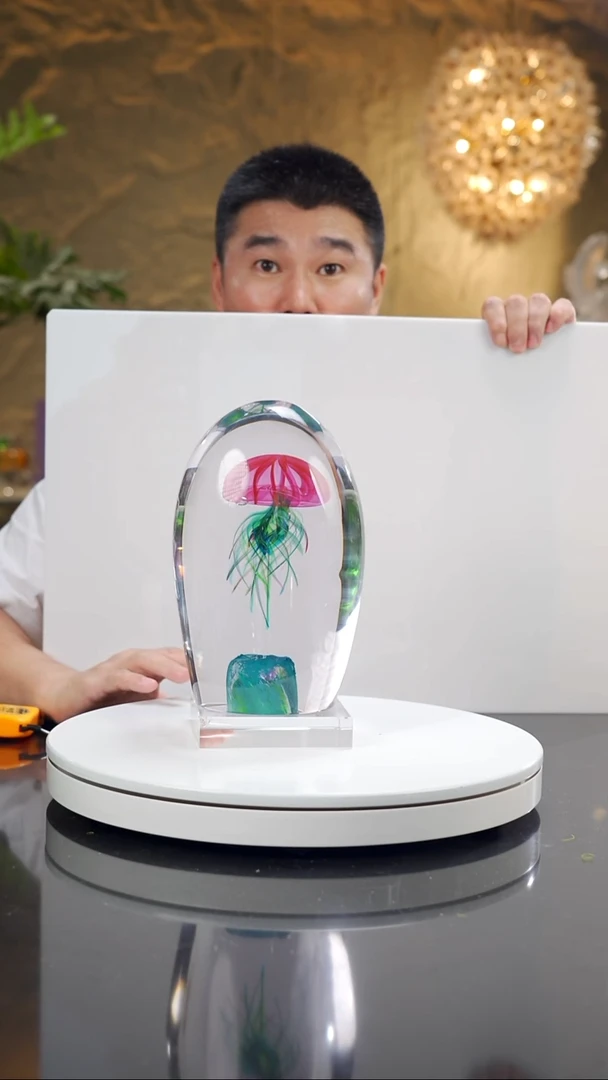 福利金红水母摆件