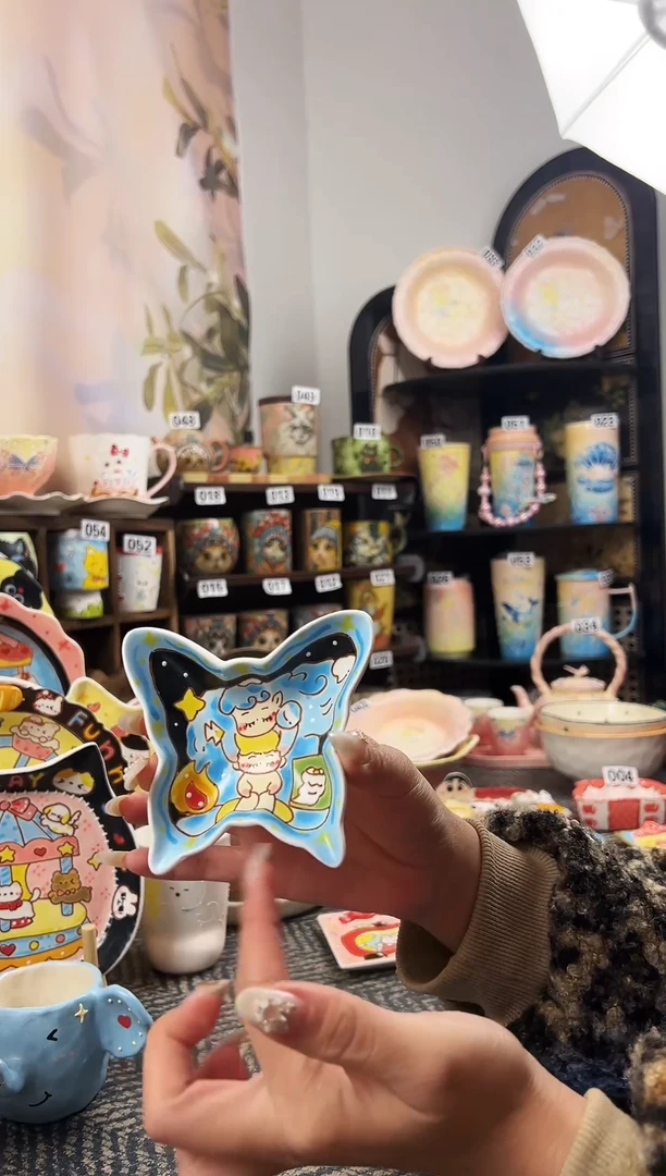 景德镇设计款手绘杯杯