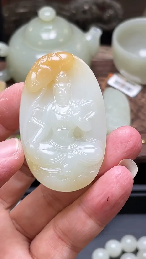 【闪购商品】和田玉吊坠未镶嵌且末金山糖白随形观音