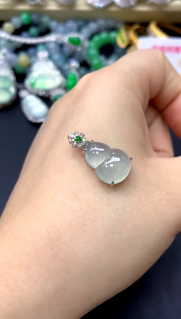 颈饰18K金镶嵌翡翠351-中国好珍宝