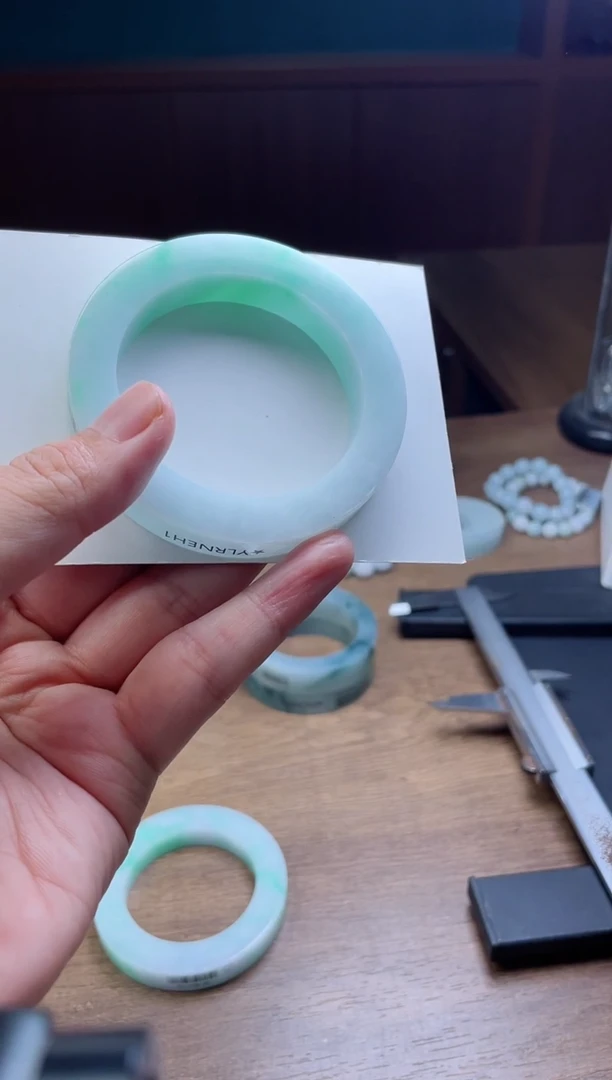 未镶嵌手镯定制翡翠暖*定制