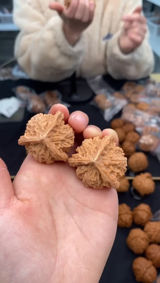 【闪购商品】文玩核桃吊坠盘山奔37-t276