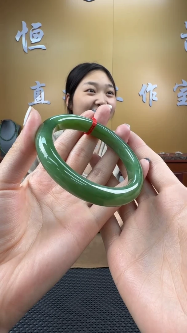 颈饰未镶嵌和田玉手镯58+