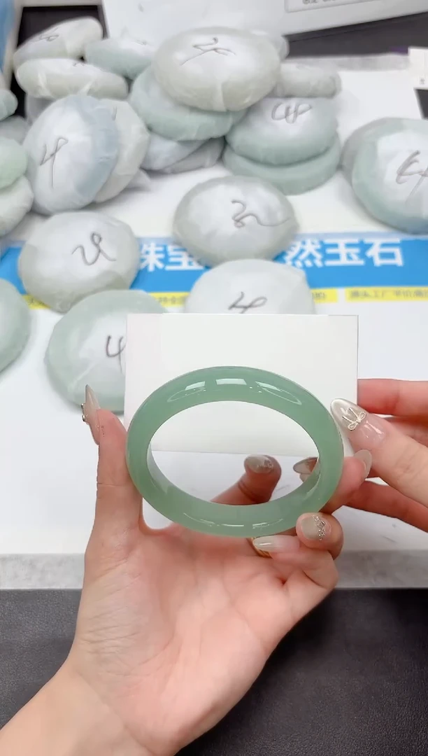 未镶嵌手镯石英质玉287-60.4