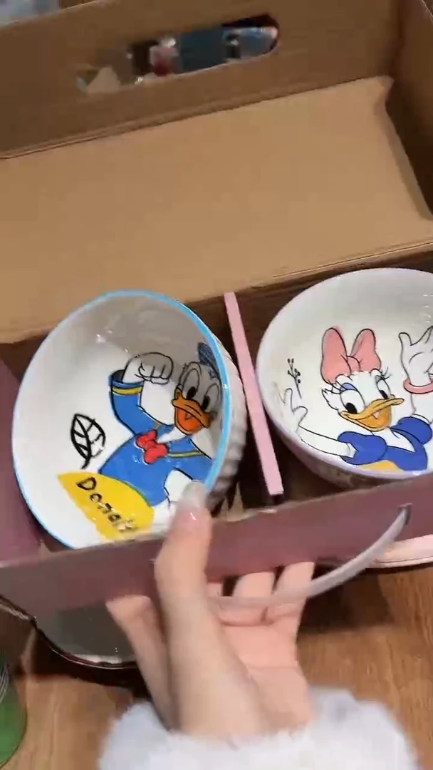瓷508 唐老鸭 碗2个 瑕疵