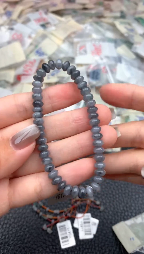 未镶嵌挂件翡翠—