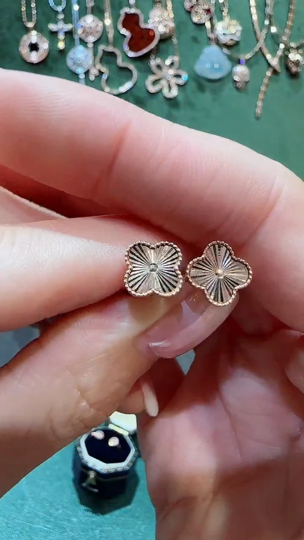 【闪购商品】18K金耳饰18K金幸运草耳钉