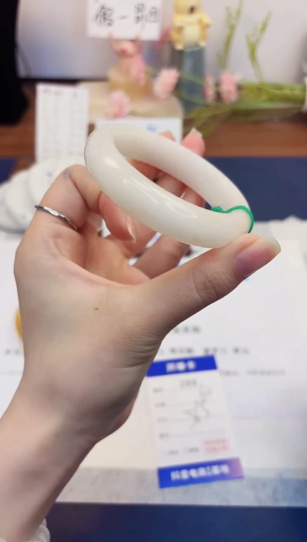 【闪购商品】石英质玉手镯未镶嵌288-财气镯-圈口56