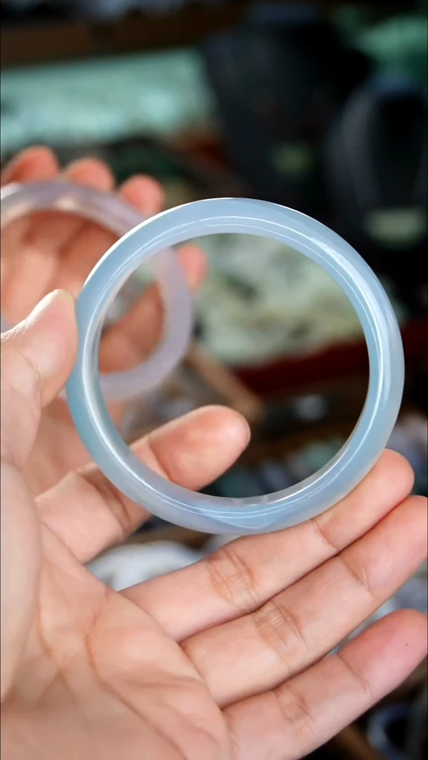 未镶嵌镯子玛瑙/玉髓1.8    60圈口