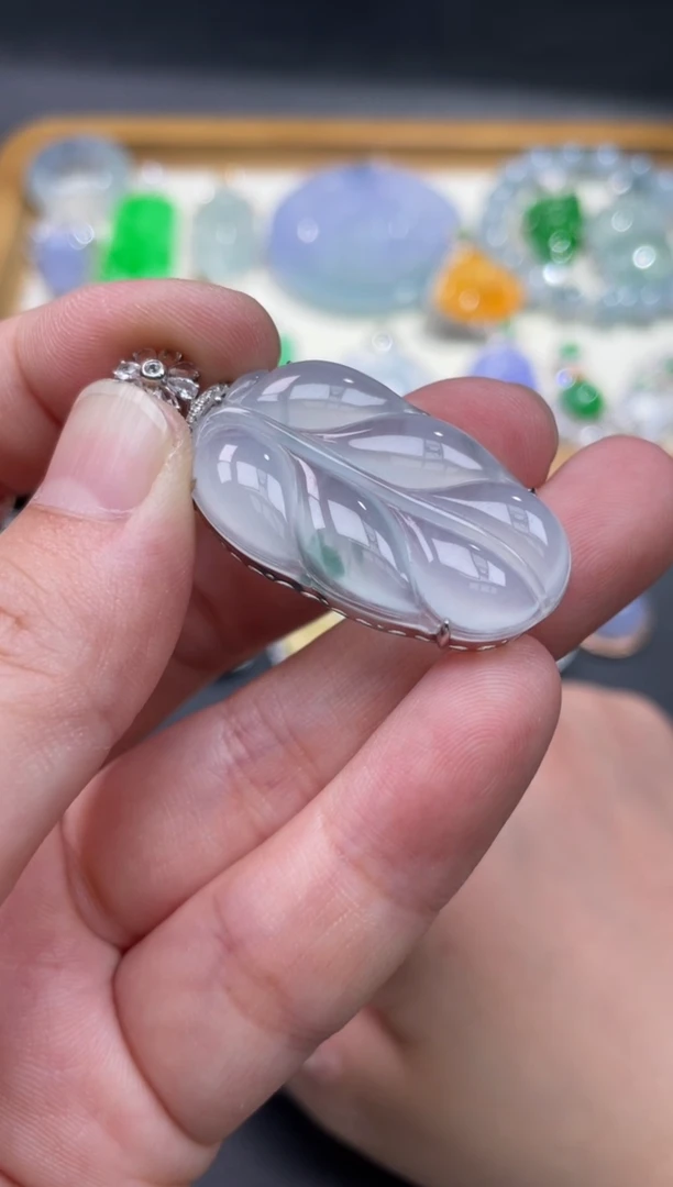 【闪购商品】翡翠颈饰18K金镶嵌116......