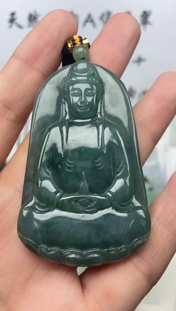 颈饰未镶嵌翡翠素衣观音