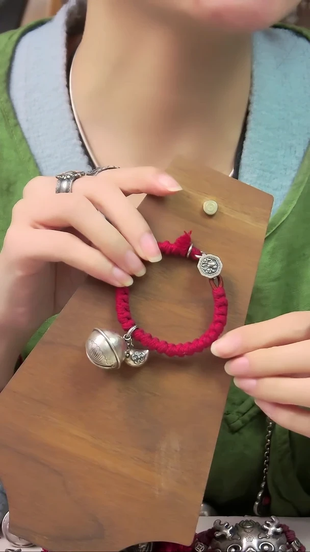 无足银?**妞足银铃铛编绳手链
