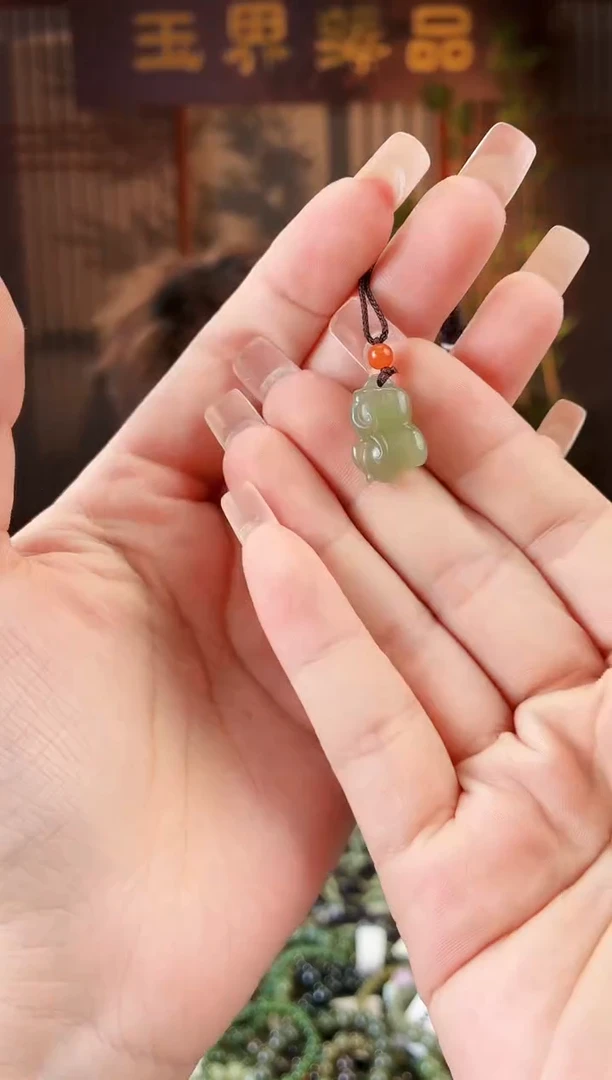 和田玉未镶嵌颈饰拍一发一