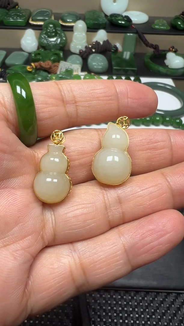 颈饰18K金镶嵌和田玉【老马】和田玉18K金葫芦吊坠（多样发一）