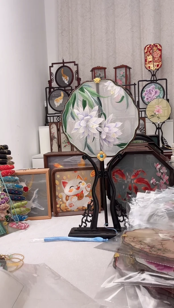 扇子苏绣作品手工团扇