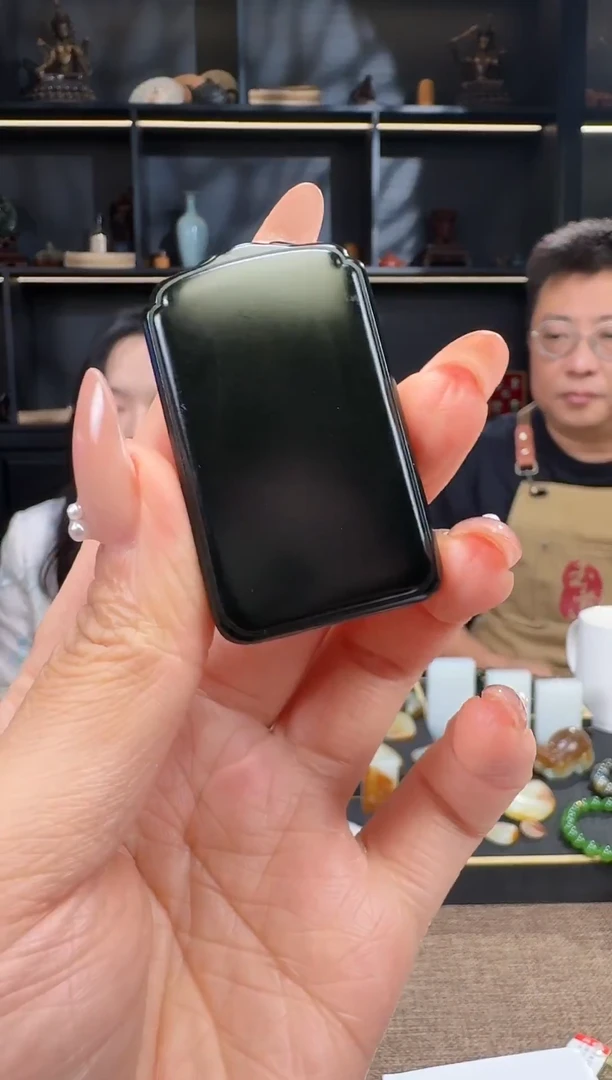 颈饰未镶嵌和田玉神****?黑青无事牌挂件50g