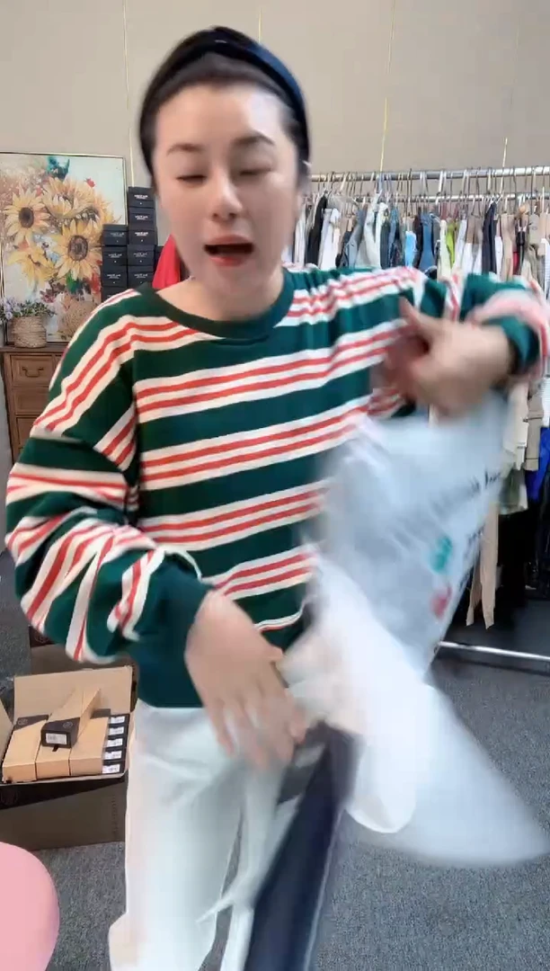 702